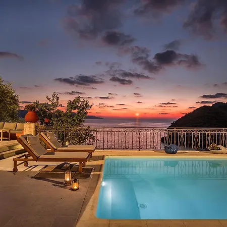 Πανσιόν Roi Boutique 4*