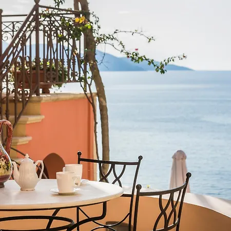 Casa de hóspedes Roi Boutique 4*