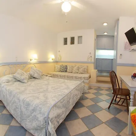 Roi Boutique 4* Asos