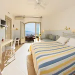 Roi Boutique 4*